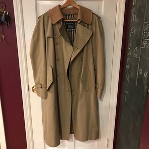 Mens Burberry raincoat/trench